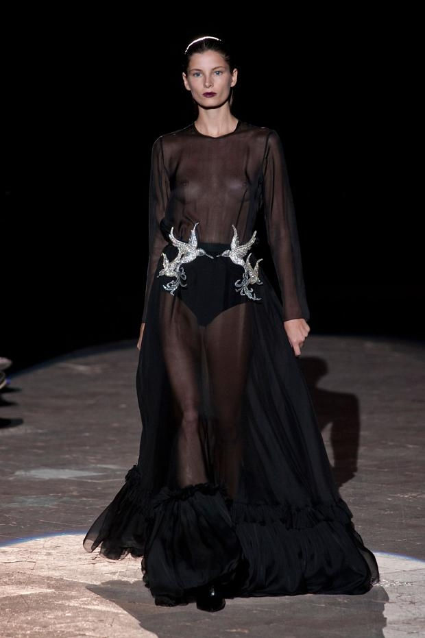 Seeking Fashion Inspiration In The Skies: Bird Motifs